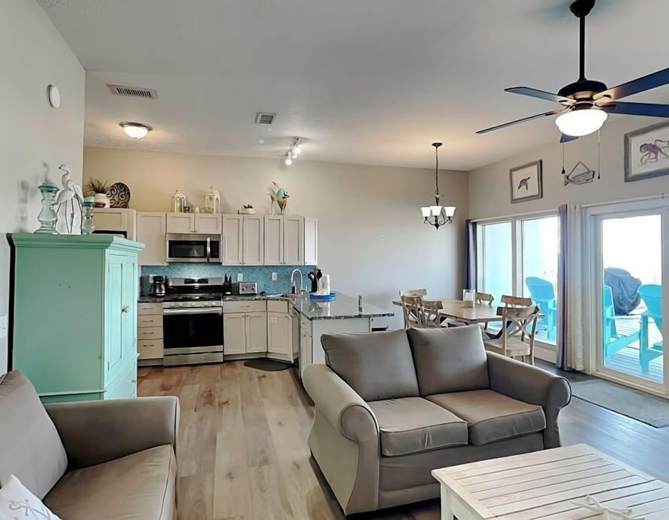 House, Multiple Beds, Patio (Charline Beachside Villa) | Living area