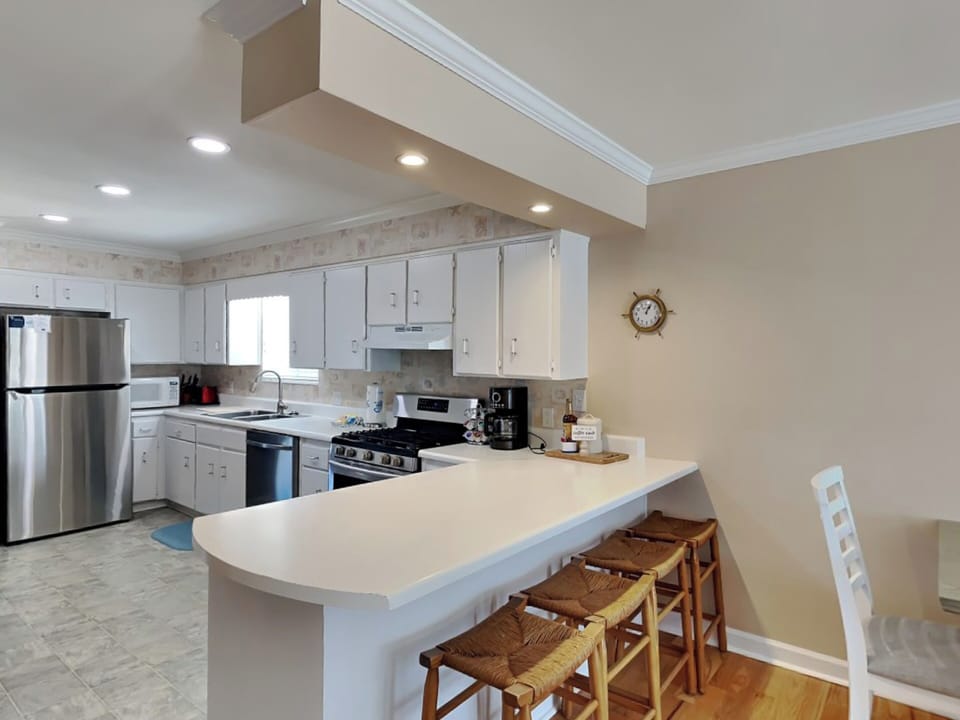 House, Multiple Beds, Pool Access, Pool View | Private kitchen | Coffee/tea maker