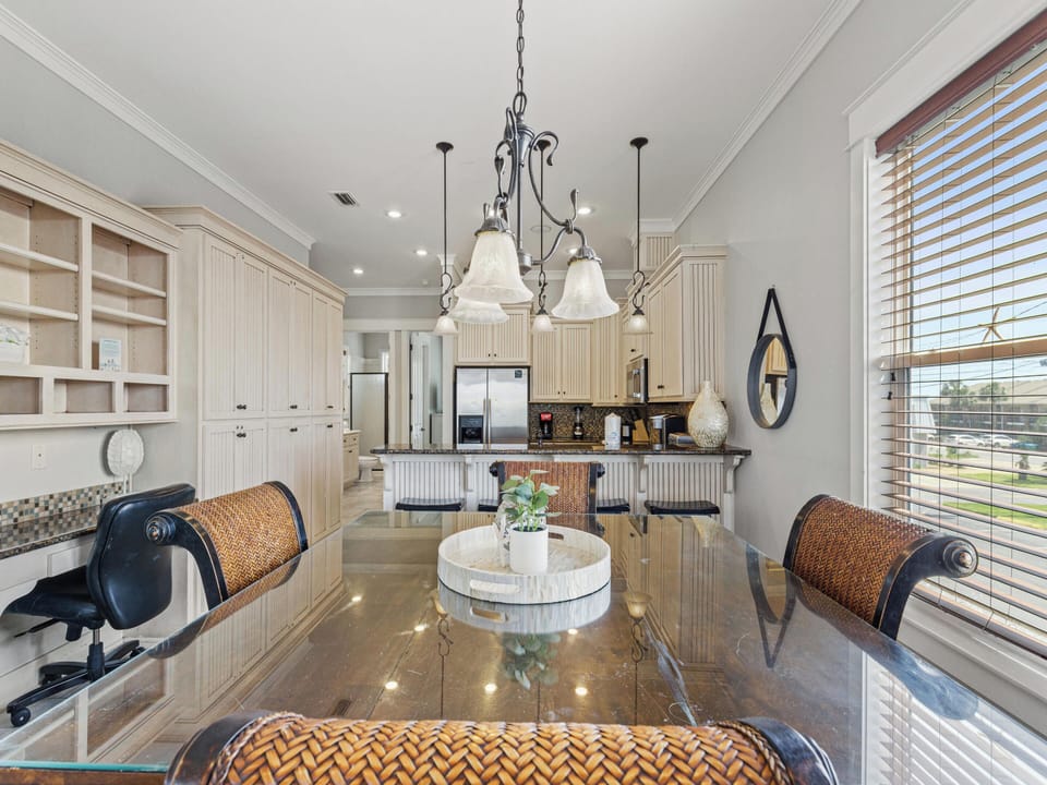 House, Multiple Beds, Patio, Ocean View (Salty Beach) | Dining