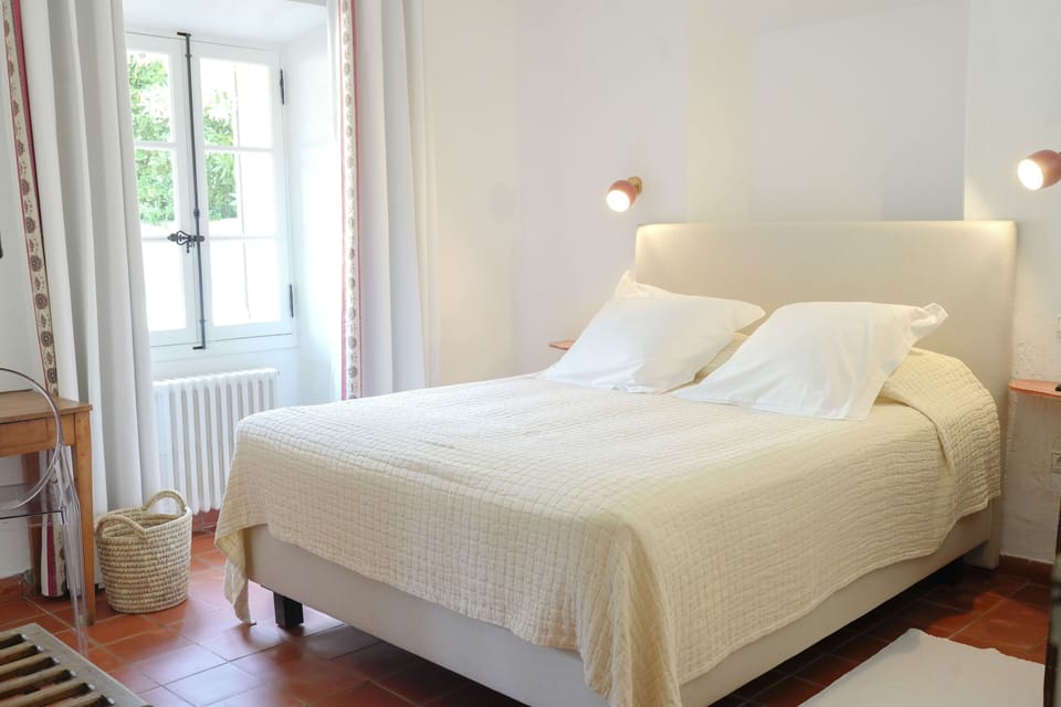 Traditional Room, Mobility Accessible | Egyptian cotton sheets, premium bedding, minibar, in-room safe