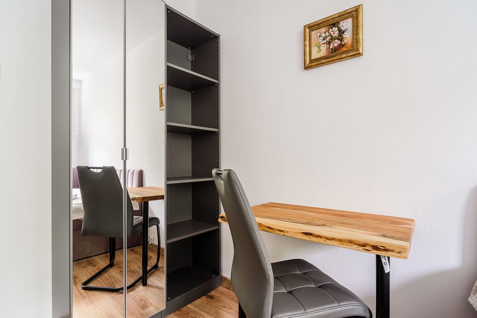 Apartment | 2 bedrooms, desk, iron/ironing board, free WiFi