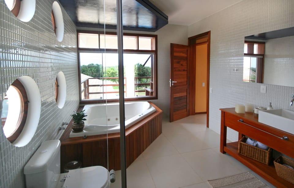 Boutique Hotel Casa Grande - Suite com Jacuzzi | Bathroom | Bathrobes, towels