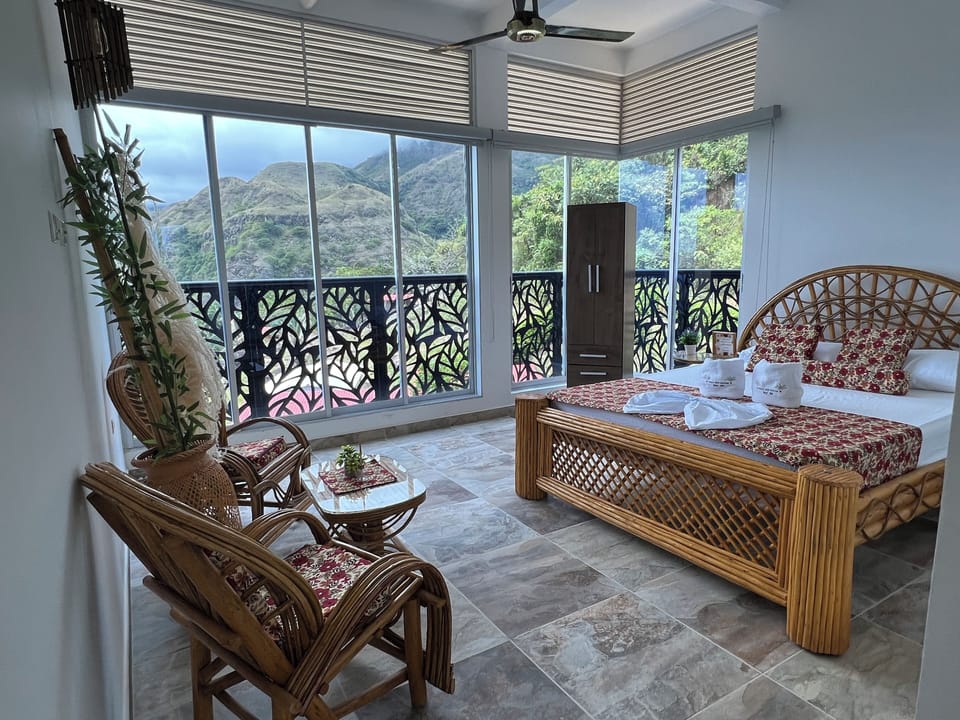 Deluxe Double Room, Jetted Tub | Free WiFi, bed sheets
