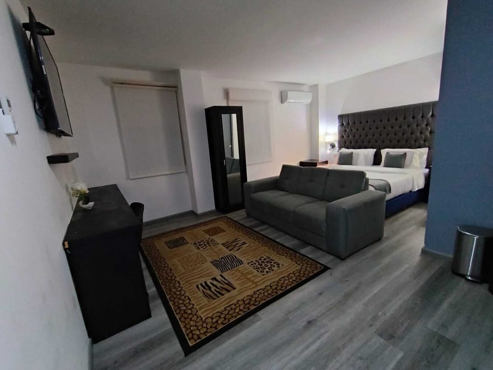 Junior Single Room | Premium bedding, down comforters, in-room safe, individually furnished