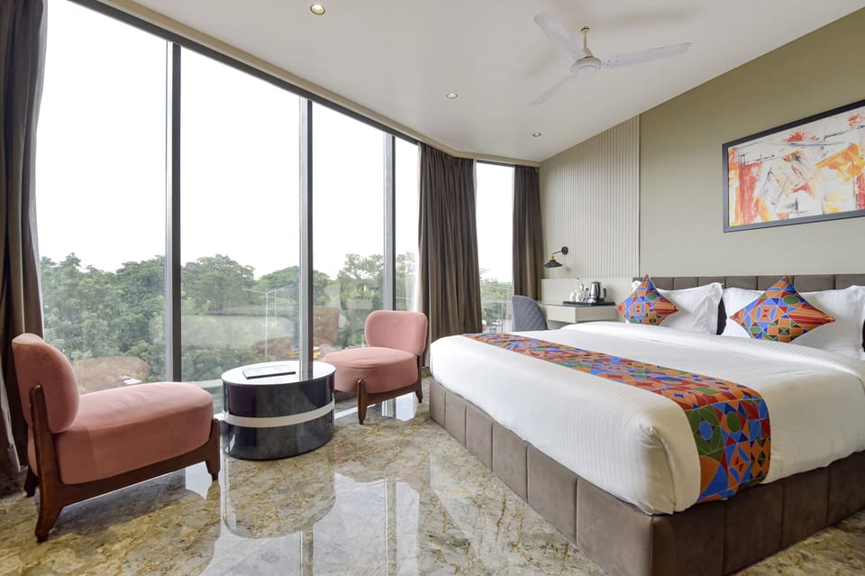 Egyptian cotton sheets, premium bedding, in-room safe, soundproofing