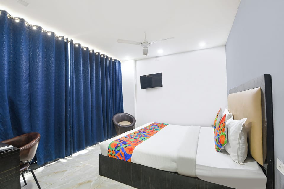Deluxe Room | Egyptian cotton sheets, premium bedding, in-room safe, free WiFi