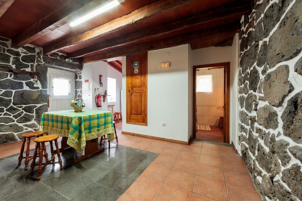House, 2 Bedrooms | Living area | Flat-screen TV, fireplace