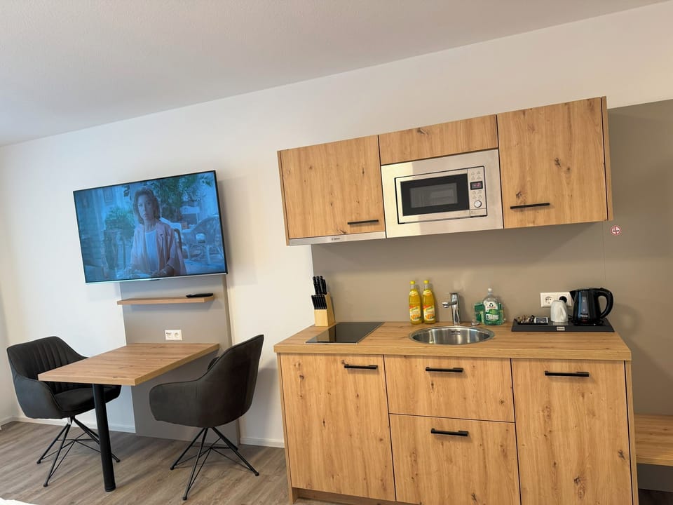 Minibar, in-room safe, individually decorated, individually furnished