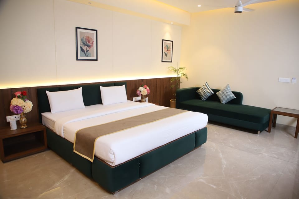 Classic Suite | 1 bedroom, desk, free WiFi, bed sheets