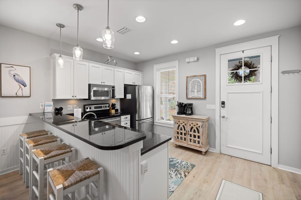 House, 3 Bedrooms | Private kitchen | Coffee/tea maker, fridge, oven, toaster