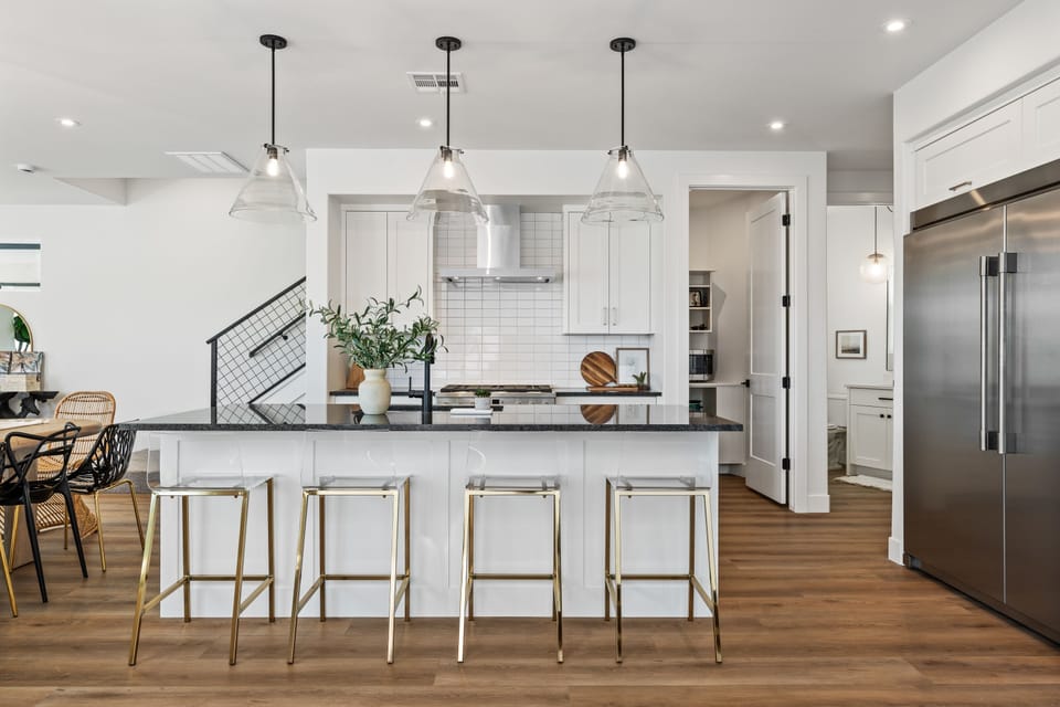 House, 5 Bedrooms | Private kitchen | Fridge, oven, coffee/tea maker, toaster