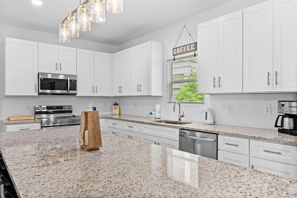 House, Multiple Beds (Illyrian Retreat) | Private kitchen | Oven, toaster