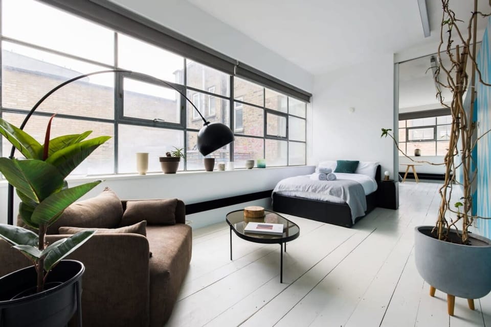 Bright Work Live Industrial Loft in Shoreditch Apartment in London Borough of Islington