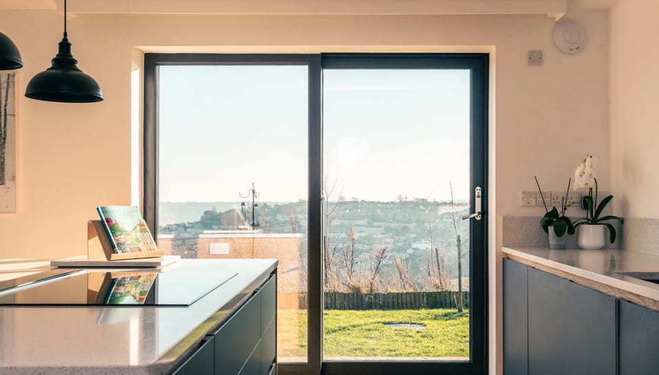 House | 5 bedrooms, iron/ironing board, Internet