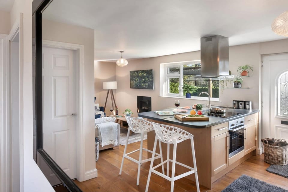 House | 1 bedroom, desk, iron/ironing board, Internet