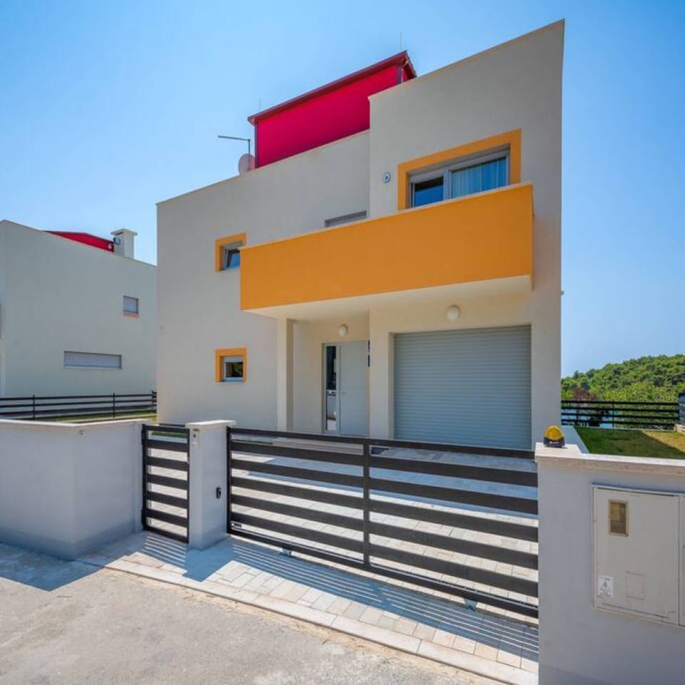 House, Smoking | 5 bedrooms