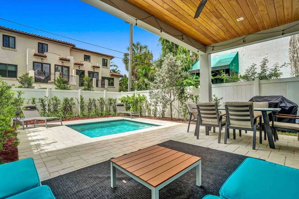 House | 4 bedrooms, desk, iron/ironing board, high-speed internet
