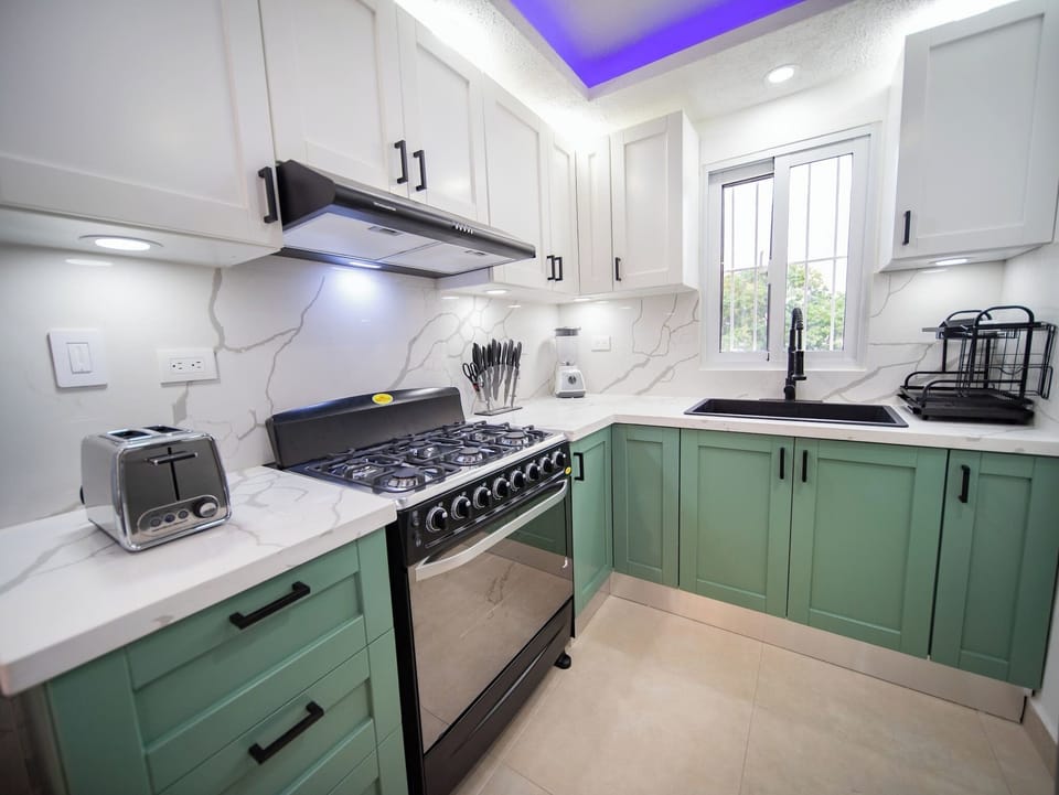 Apartment, 1 Bedroom, Balcony, Garden View | Private kitchen