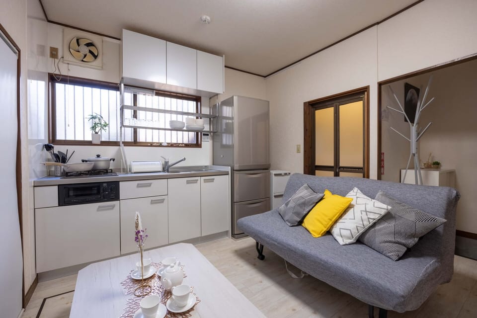 Basic Apartment | Living area