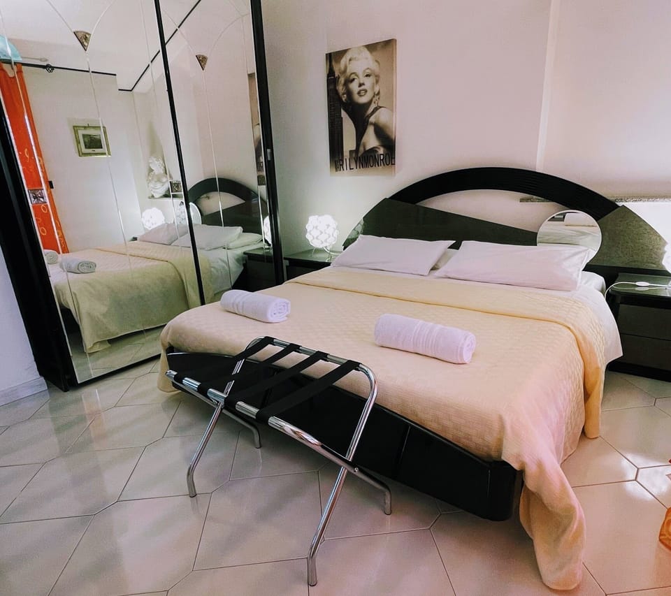 Double or Twin Room, Private Bathroom | Hypo-allergenic bedding, down comforters, individually furnished