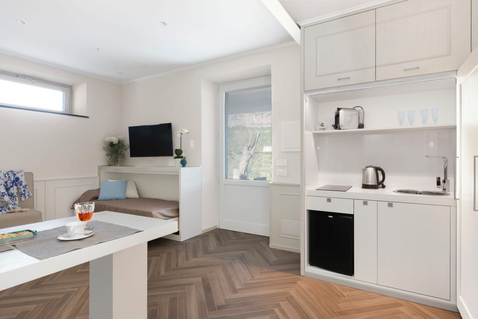 Comfort Room | Free WiFi