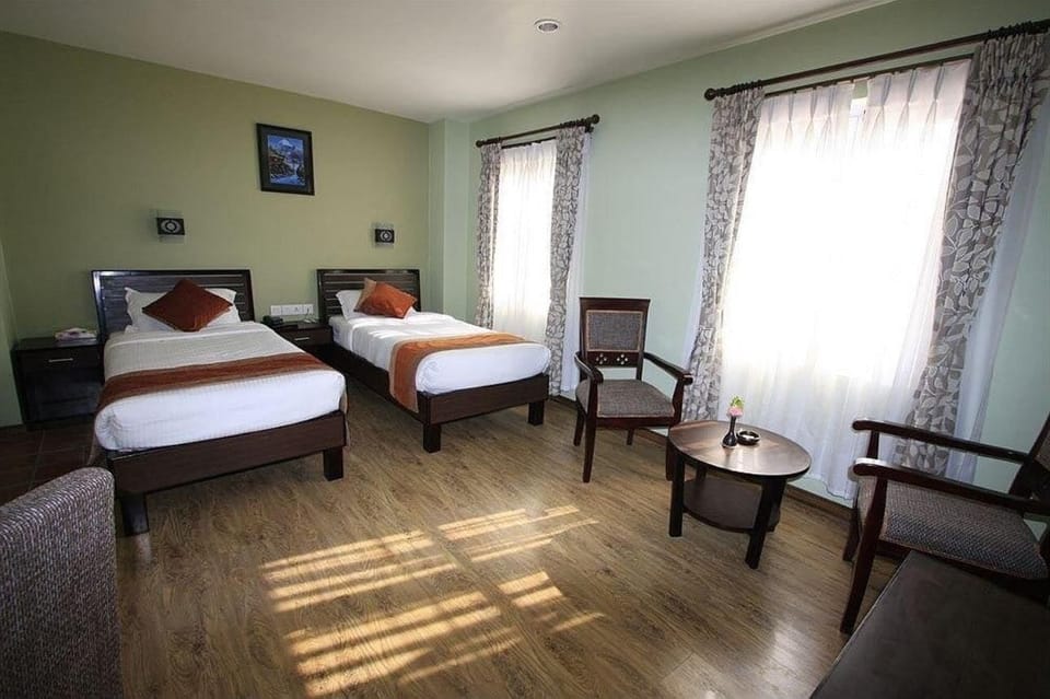 Deluxe Twin Room, Mountain View | Laptop workspace, soundproofing, free WiFi