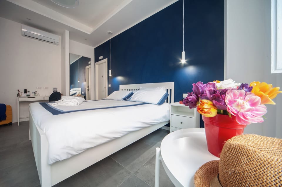Double Room, 1 King Bed, Non Smoking | Egyptian cotton sheets, premium bedding, down comforters, desk