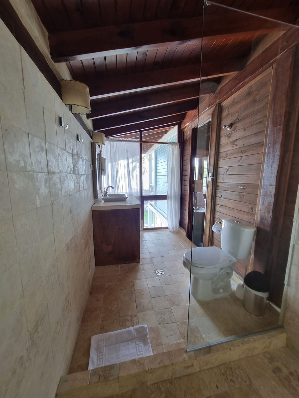 Superior Double Room, 1 Queen Bed, Ensuite, Beach View | Bathroom | Free toiletries, hair dryer, towels, soap