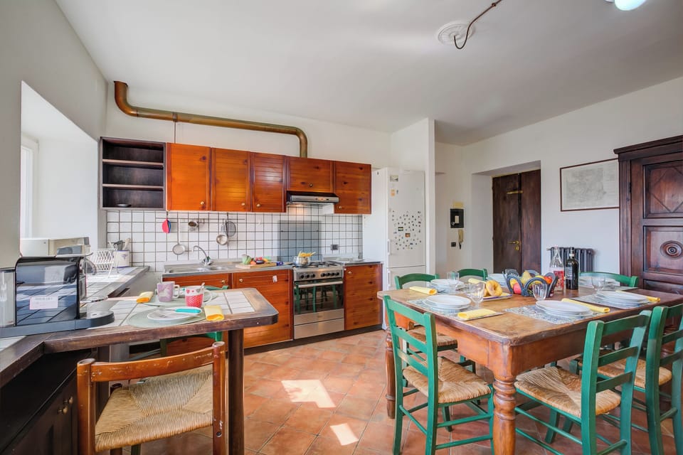 Family House, 3 Bedrooms, 2 Bathrooms, Lakeside (Appartamento Sole: Lake Maggiore) | Private kitchen
