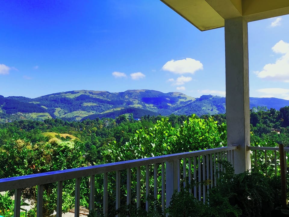 Pretty Villa Bed and Breakfast in Central Province