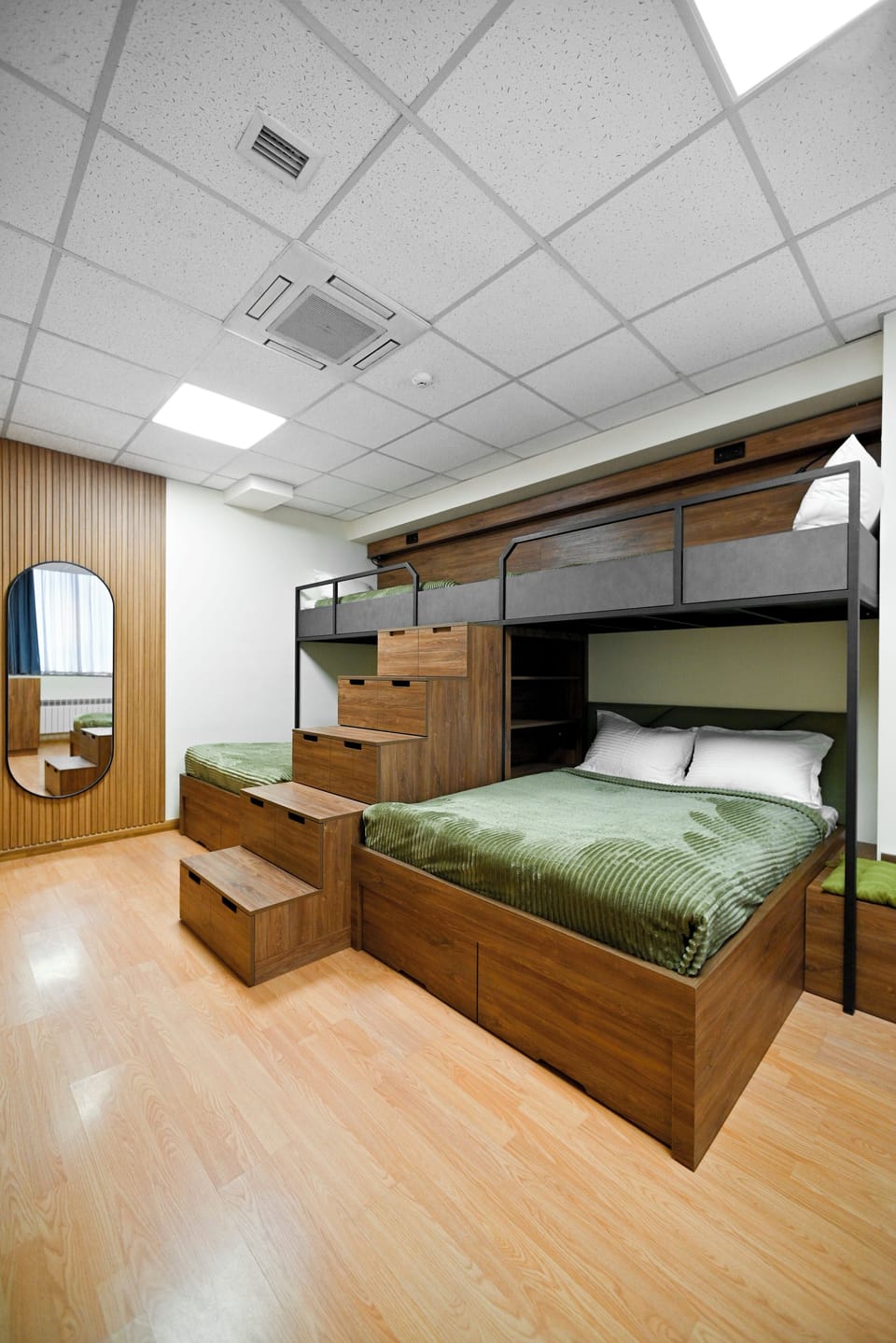 Deluxe Room | In-room safe, WiFi (free), bed sheets