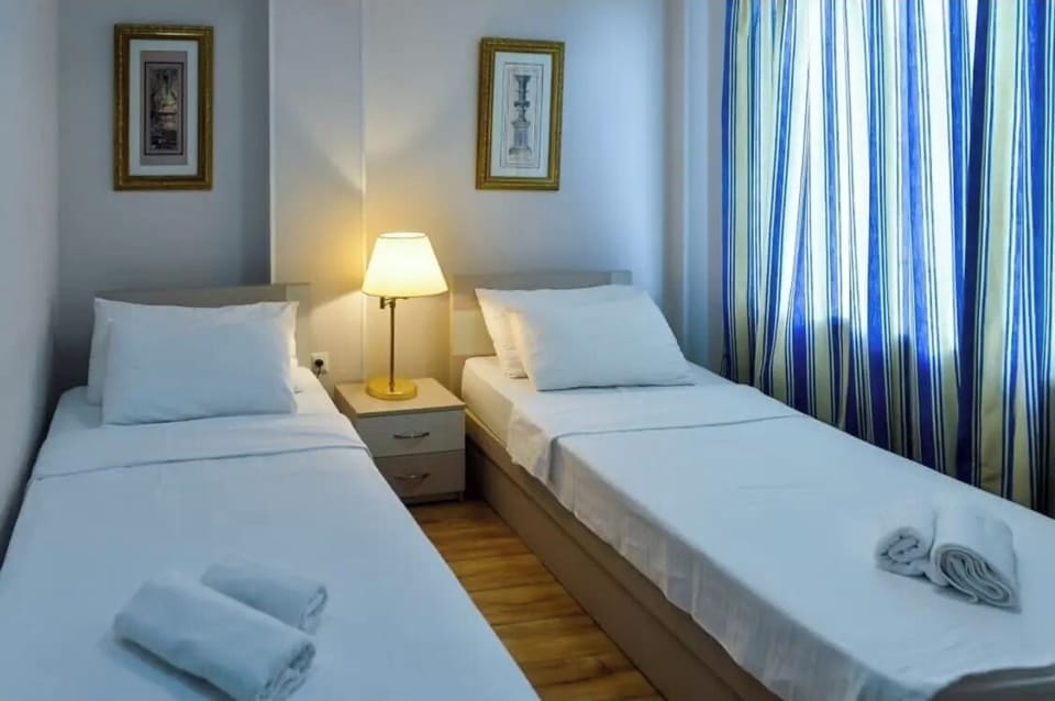 City Twin Room | Premium bedding, individually decorated, individually furnished, desk