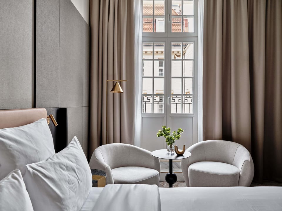 Classic Room, 1 Twin Bed | Hypo-allergenic bedding, minibar, in-room safe, desk