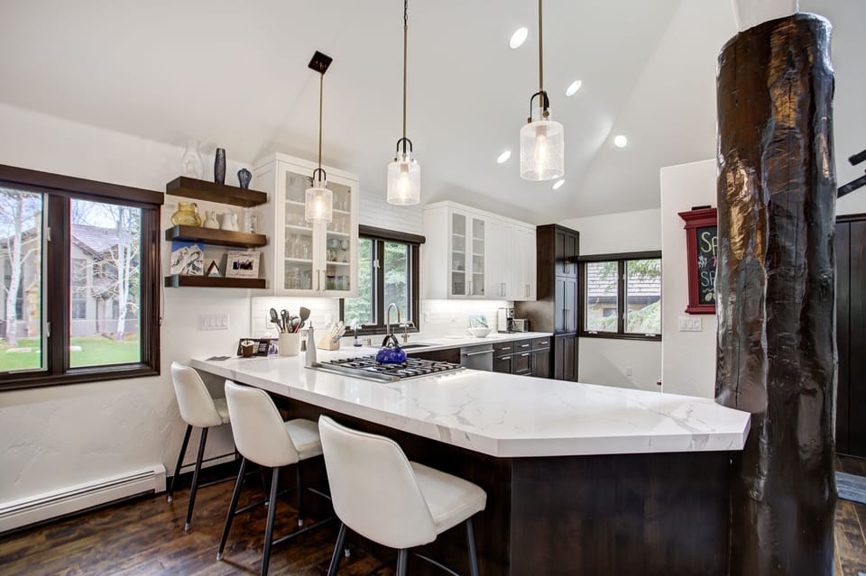 House, 4 Bedrooms | Private kitchen | Oven