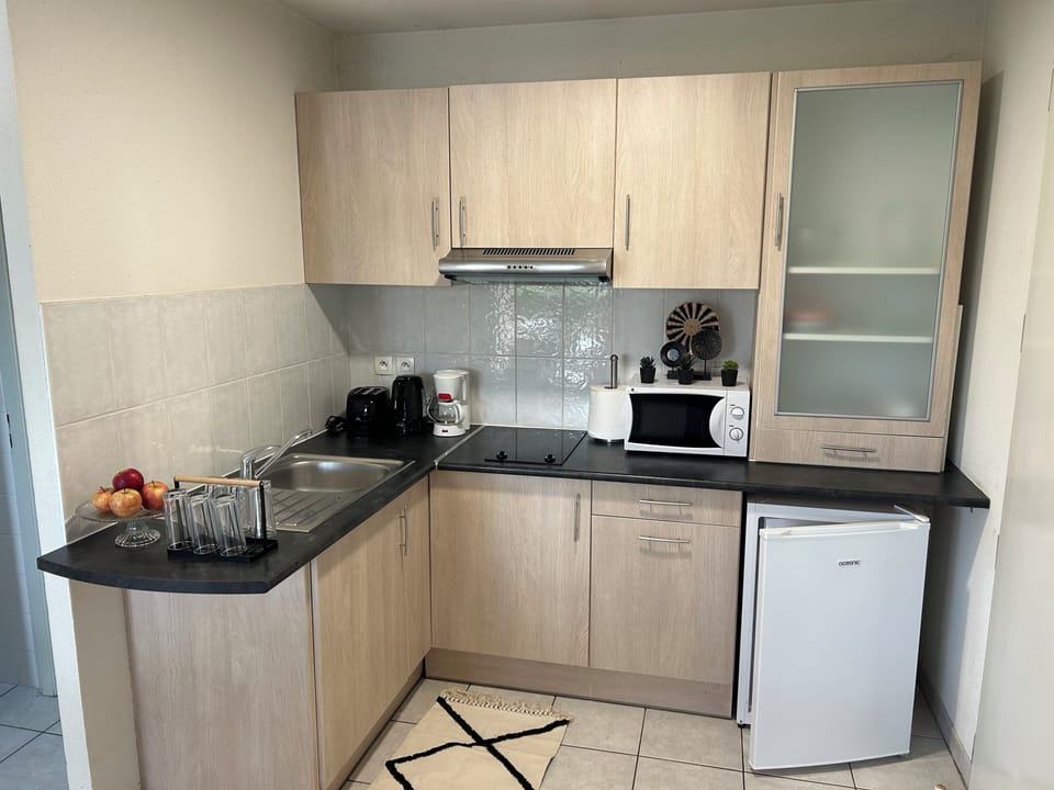 Studio | Private kitchen | Fridge, microwave, dishwasher, toaster