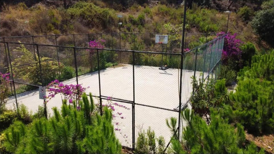 House | Sport court