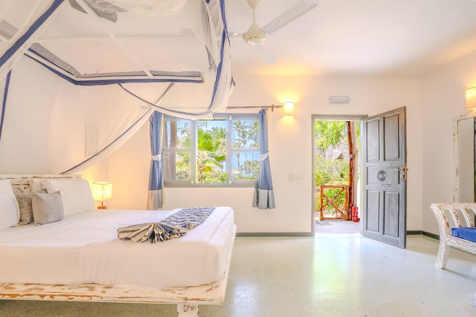 Junior Suite | Premium bedding, minibar, in-room safe, desk