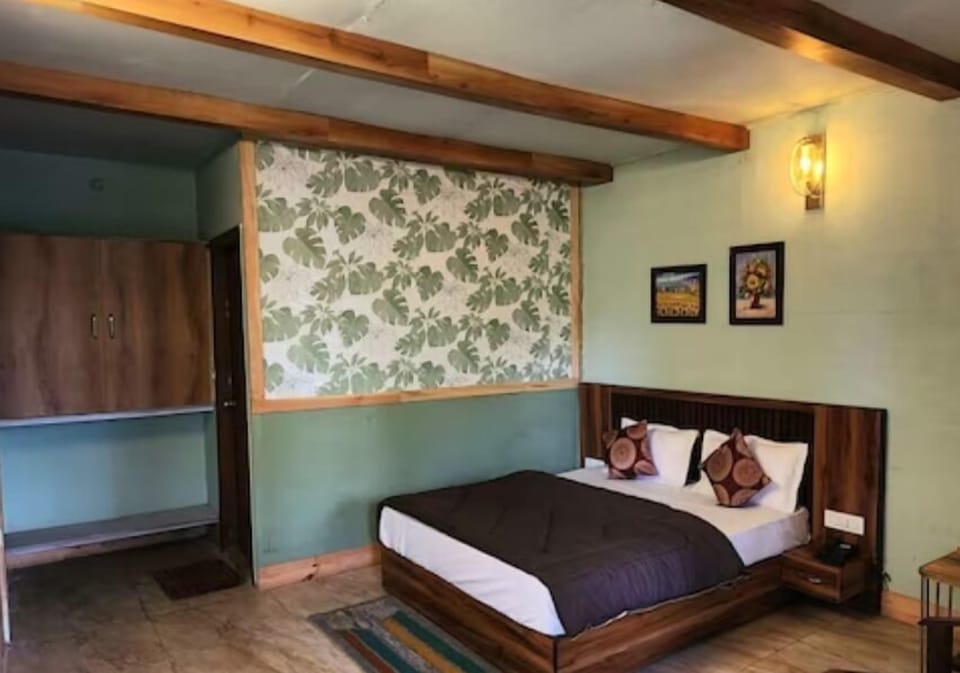 Deluxe Room | 1 bedroom, soundproofing, free WiFi