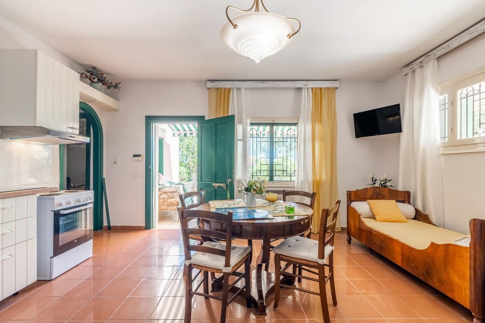 House | 7 bedrooms, soundproofing, Internet