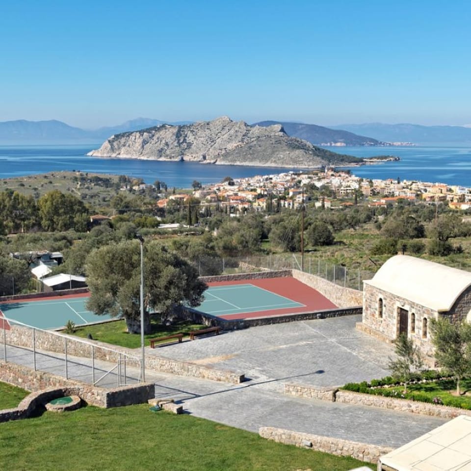 House | 8 bedrooms, soundproofing, high-speed internet