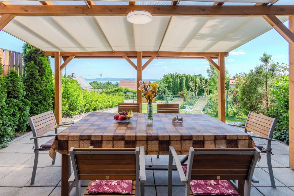 Standard House, 2 Bedrooms, 2 Bathrooms, Lakeside (House Hortenzia Lake View Terrace &) | Outdoor dining