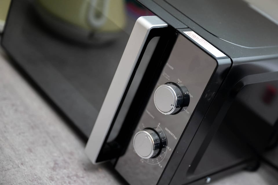 Basic Apartment | Microwave