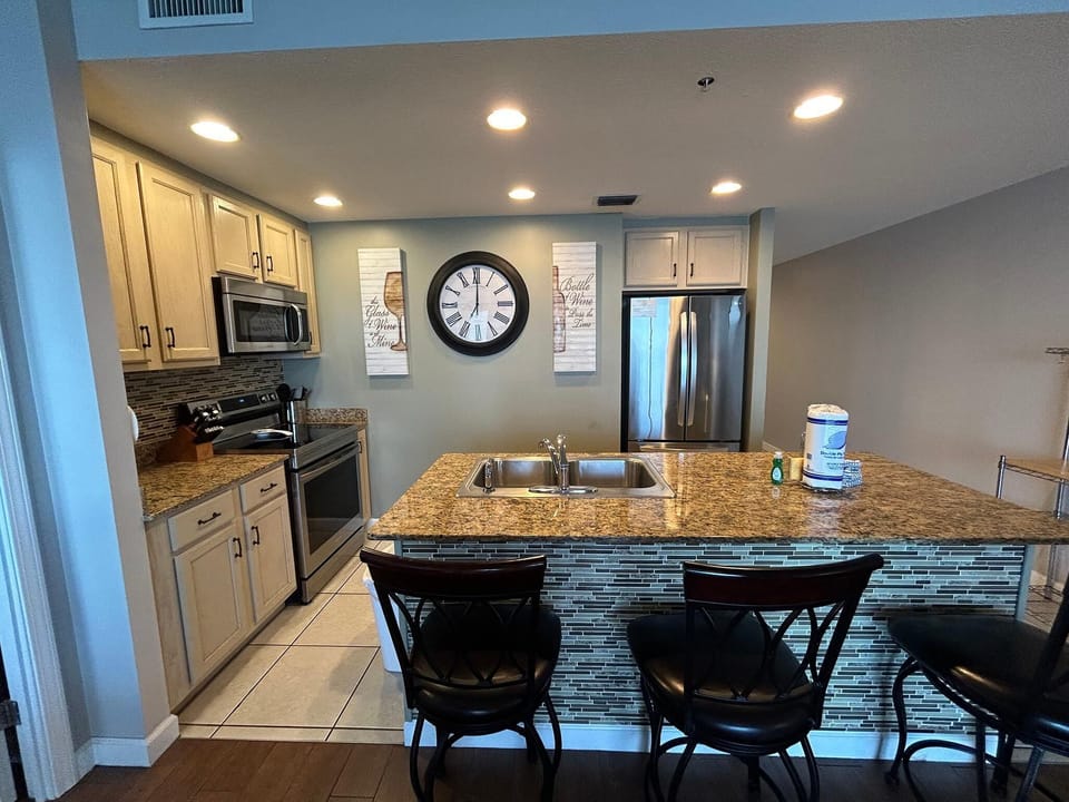 Condo, Multiple Beds (Sterling Reef 1504) | Private kitchen | Oven, toaster