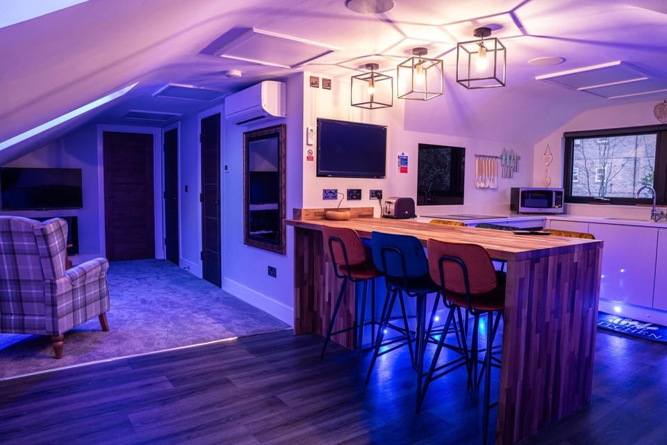 Apartment | Private kitchen | Fridge, microwave, oven, stovetop