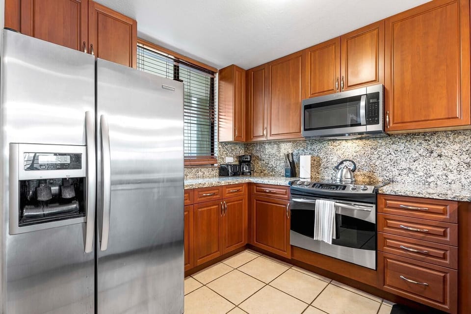Condo, 1 King Bed with Sofa bed (White Sands Village#206) | Private kitchen | Oven, toaster, paper towels