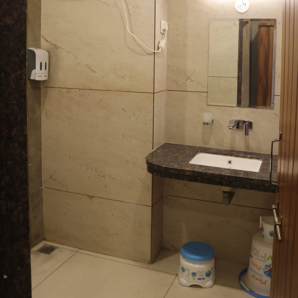 Royal Room | Bathroom