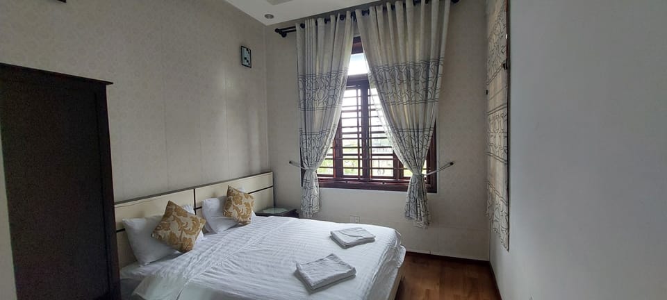 Deluxe Double Room, River View | Free WiFi