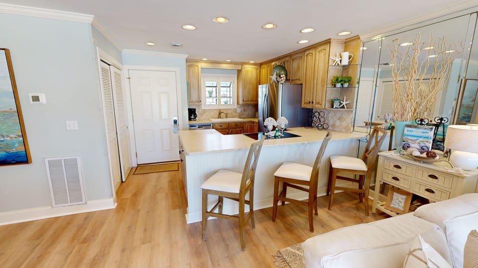 Condo, 2 Bedrooms | Private kitchen | Fridge, oven, coffee/tea maker, toaster