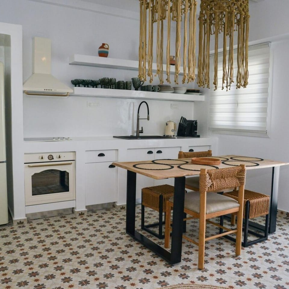 House, Smoking | Private kitchen