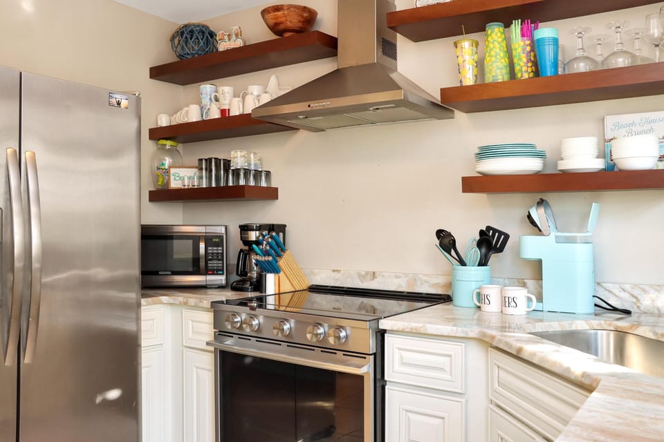 House, Multiple Beds (The Palms 2B) | Private kitchen | Oven, toaster
